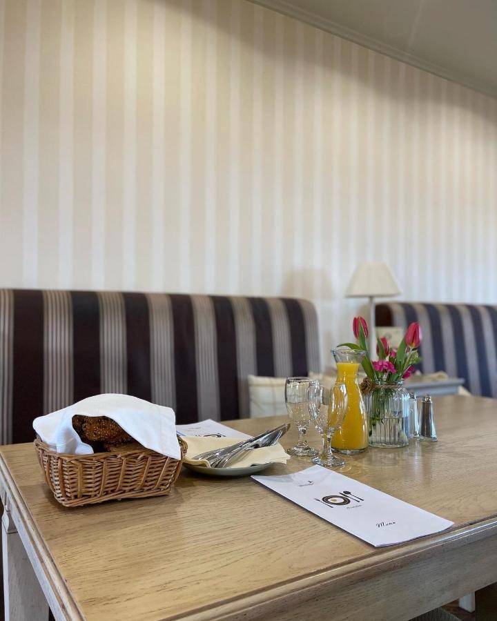 Diva Kacica Restaurant & Pansion 호텔 Komárno 외부 사진