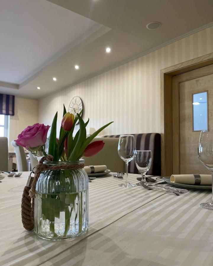 Diva Kacica Restaurant & Pansion 호텔 Komárno 외부 사진