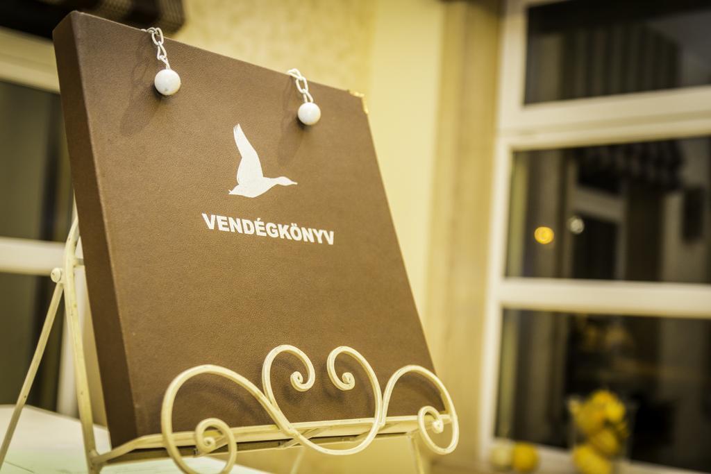 Diva Kacica Restaurant & Pansion 호텔 Komárno 외부 사진